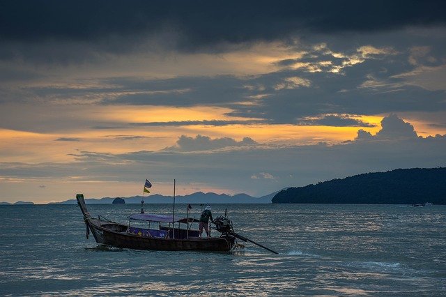 a fisherman went to sea-a storm arose- boat wrecked- he fell into the sea- floated for five days-only drank rain water-rescued by a ship-returned home